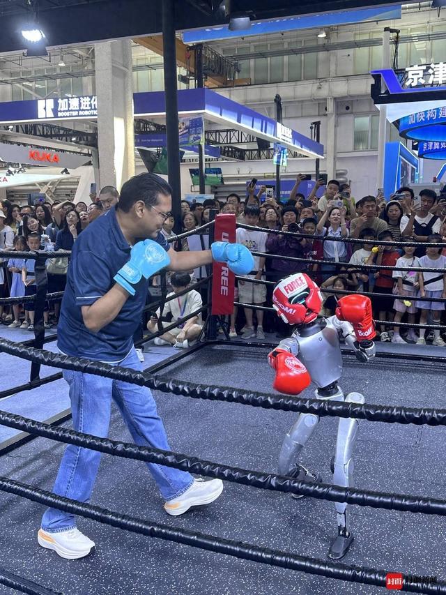 机器人大秀“绝活”背后 将如何改变我们的生活？