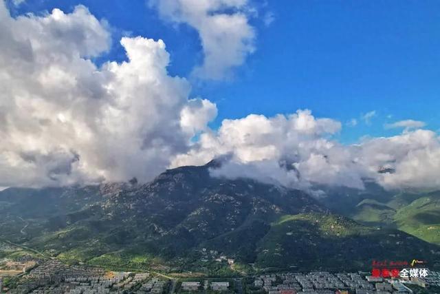 雨后泰城 泰山云雾间
