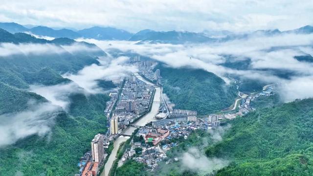 金秋班城·双节同欢——镇巴文旅活动抢“鲜”看!