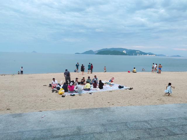 越南芽庄号称越南最美海岸线，著名度假胜地，性价比超过海南三亚