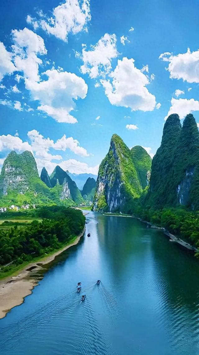 中国最美十大景点曝光！黄山仅排第三，榜首竟让神灵都“屏息”？