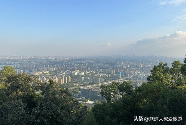 超乎想象，杭州国家级公园登山有机器人了，可节省30%左右体力！