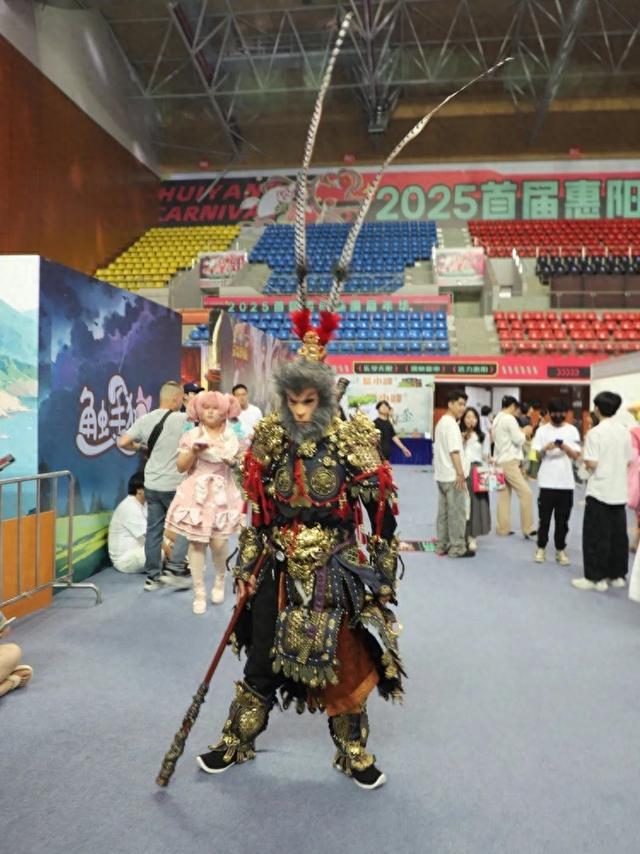 双节假期惠阳搭建动漫吉他乡村三大场景，优惠覆盖吃住行游购娱