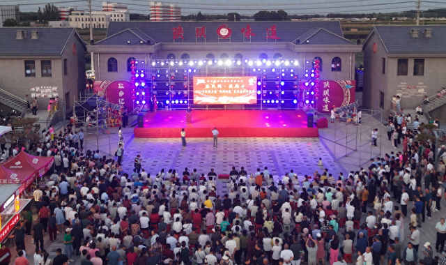 “歌游内蒙古”“驻陕坝 · 渡阴山” 2025年杭锦后旗“陕坝味道”美食嘉年华活动盛大开幕