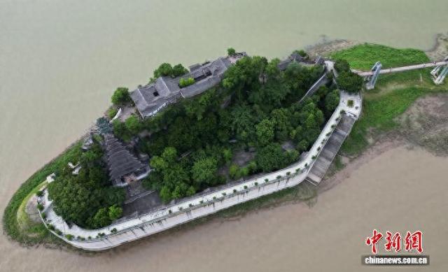 海外华媒登临三峡库区“江上明珠”：触“乡”情 传“侨”音