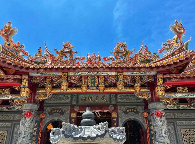 厦门忠仑公园神宵宫，分灵自厦门何厝顺济宫，历经数百年香火绵延