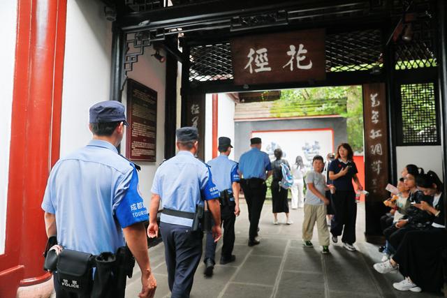 成都杜甫草堂博物馆国庆中秋系列活动：多举措惠民便民，推动诗意文化走向世界