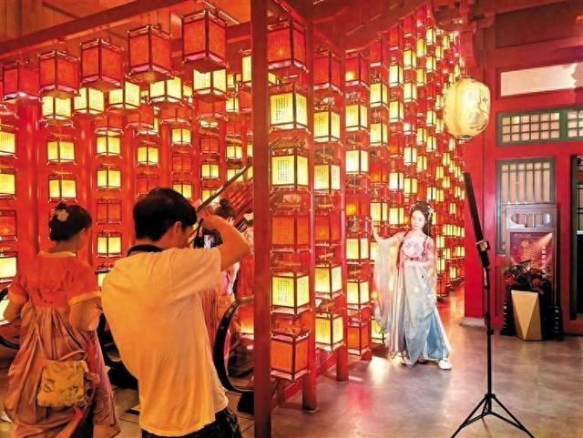 唐诗搭台 旅游引路 经济唱戏 西安推进“唐诗之都”建设