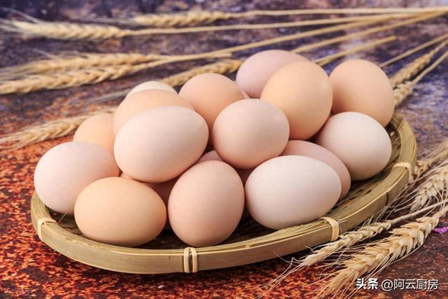 为什么提倡吃鸡蛋而不是鸭蛋？养殖厂老板说出了大实话