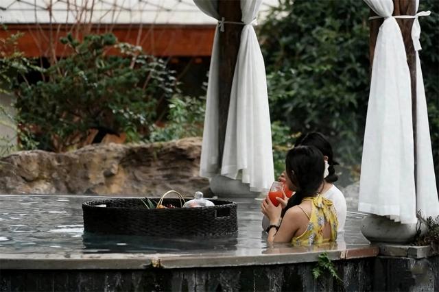 黄果树冬季免票叠加温泉康养 柏联酒店成黔中冬游新地标