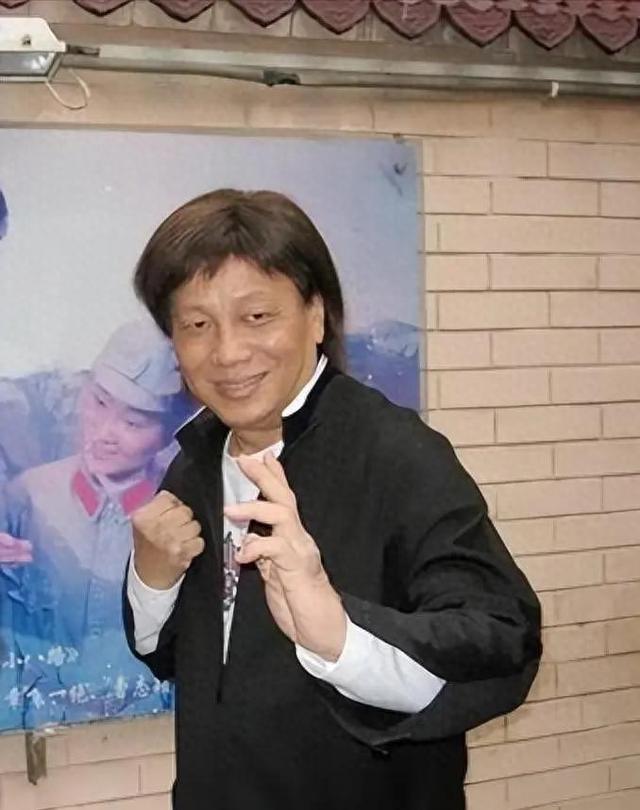 梁小龙死因公开：3个不良爱好，个个都是催命符，家属澄清年龄