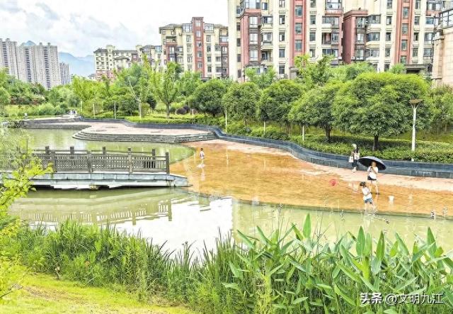 【聚焦不文明现象】玩水须谨慎 安全放第一