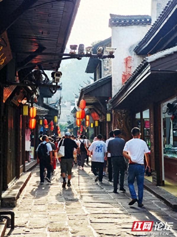 错峰入画，我在凤凰古城看见时光缓缓流淌