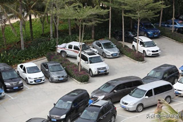 免费营地：海南三亚适合过冬常驻的免费自驾游露营地停车场