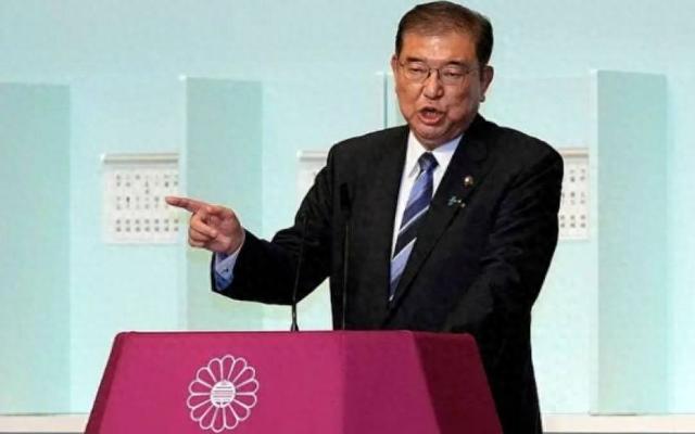 日本惹错人了！钓鱼岛突然爆发对峙，中日船舰罕见交手，投降80周年，石破茂打破惯例