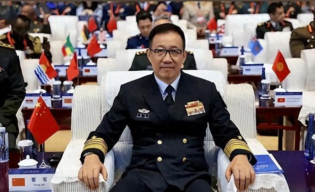 中美防长终于通了电话，美国防长没想到，中方开口就划出一条红线