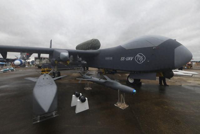 “空中蜂群母舰	”：中国“九天”无人机颠覆未来战争模式