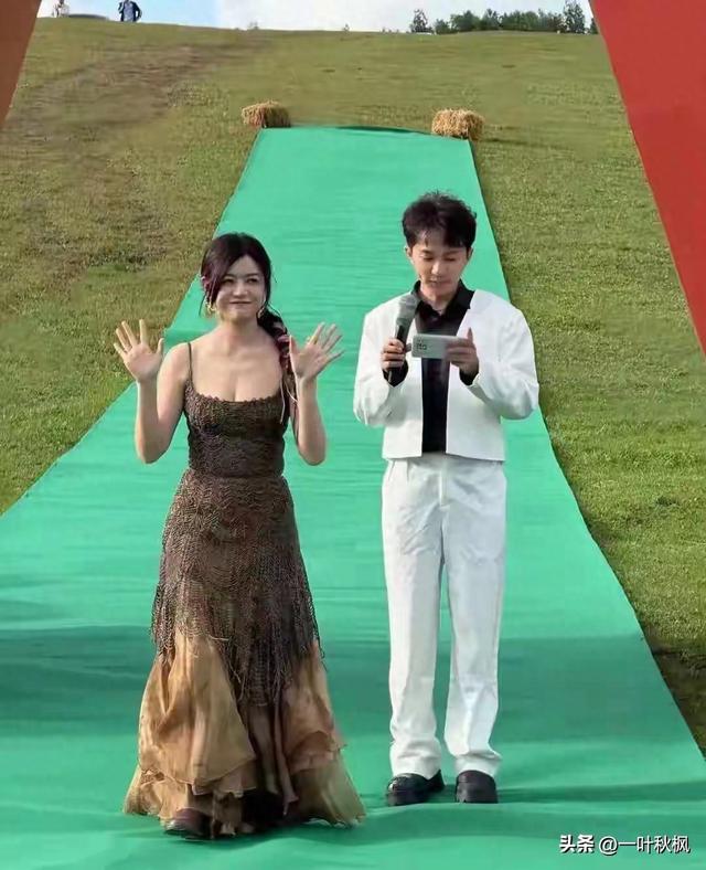 内蒙偶遇陈妍希，又矮又胖 腰粗腿短 身材五五分 没网上吹的那么漂亮