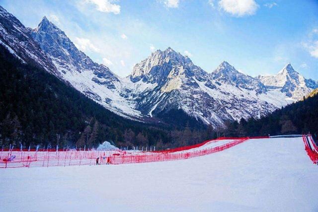 成都两小时直达！这个冬天去阿坝理县解锁冰雪运动的乐趣 |“川”越冰雪遇见你