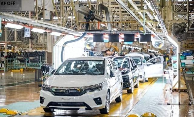 又一巨头倒下！连续11月下滑，1500亿利润蒸发，停产5天只是开始