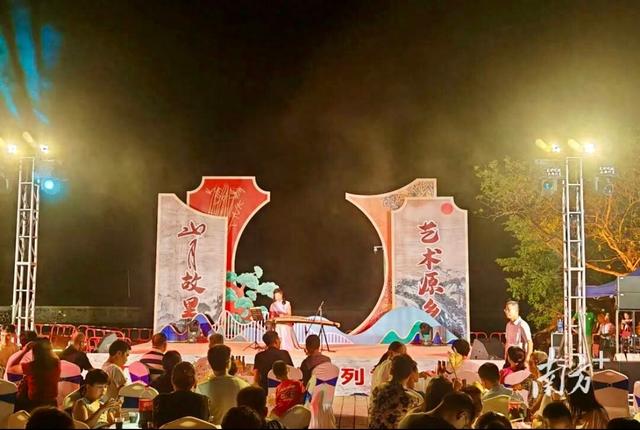 中秋夜，这个艺术原乡烟花璀璨喜迎近万来客
