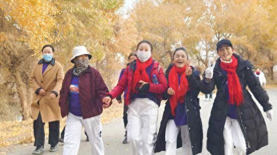 第三届“小胡杨杯”徒步大赛激情开赛