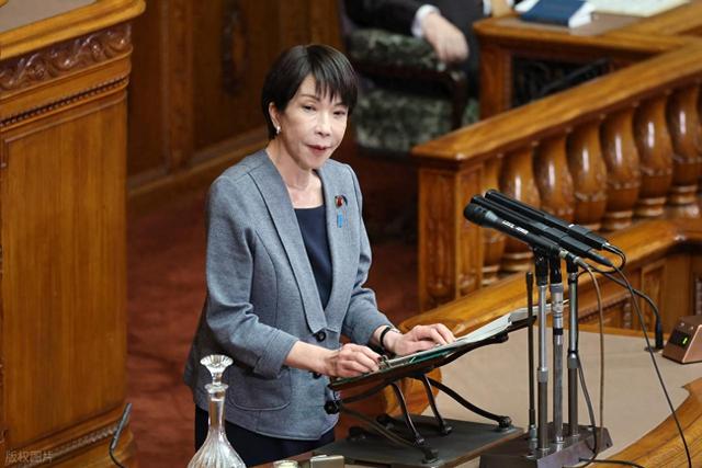 坏消息接二连三传来，中国不再惯着日本，高市竟想把普京拖下水