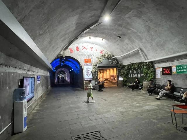 快来!这里有不用空调的“清凉港湾”→