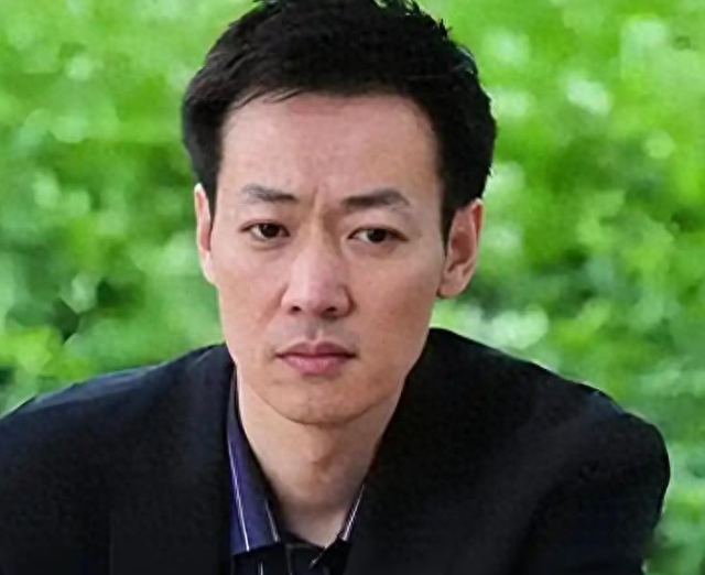 朱媛媛去世不到一年，52岁辛柏青现身春晚彩排	，恶心的一幕出现了