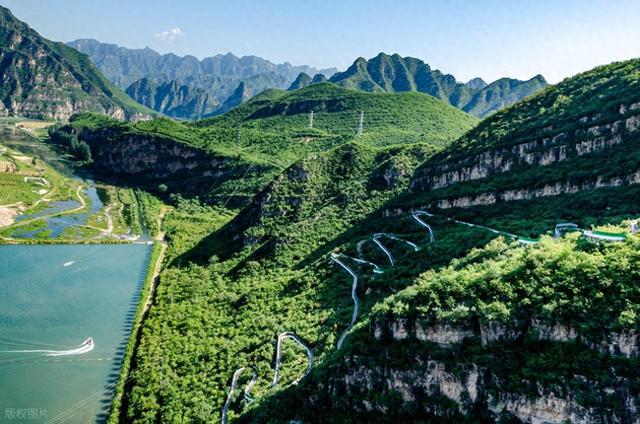 北京人，去了涞水跟易县，实话实说：涞水跟易县差别明显！