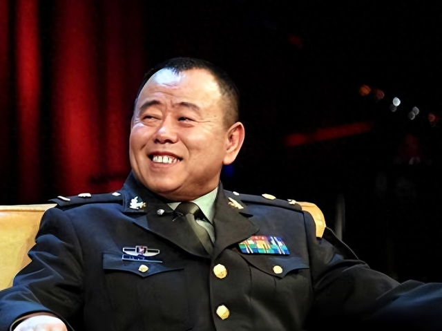 4个老婆，全家移民，享受正师级待遇，潘长江身上哪个标签是真的