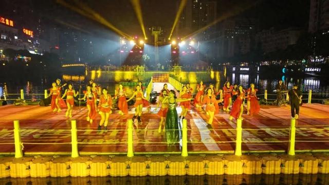 【山水黔南多奇幻】大桥头音乐会唱响都匀夜！