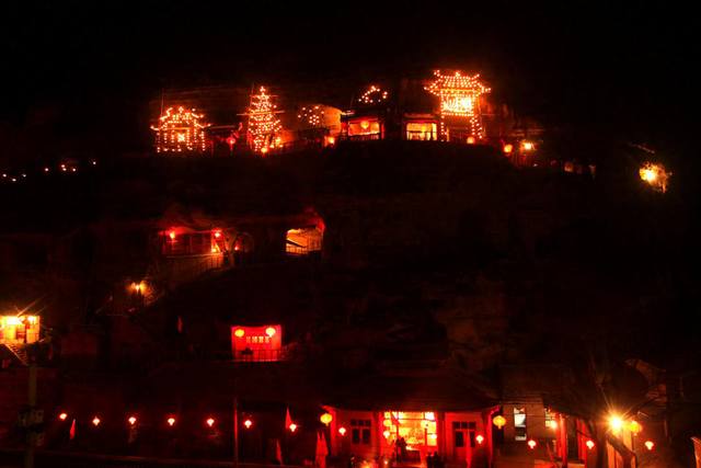 走，去彬州大佛寺看灯山去