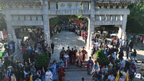 秋色满城 历下有约丨第42届千佛山“九月九”重阳山会温暖启幕，续写泉城非遗新篇