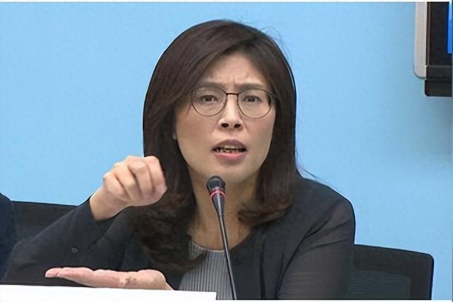 选举在即	，郑丽文在“九二共识”后加了四个字，不是“一中各表”