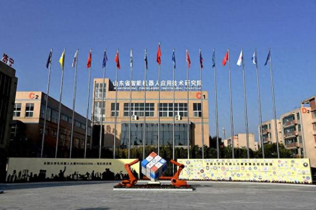 从"单点突围"到"生态崛起"：邹城机器人产业的"三级跳"实践