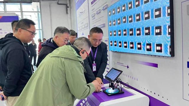 滨海高新区信创产业迎来新捷报 元旭半导体对外发布国内首款量产采用玻璃基像素级集成封装技术的显示屏产品
