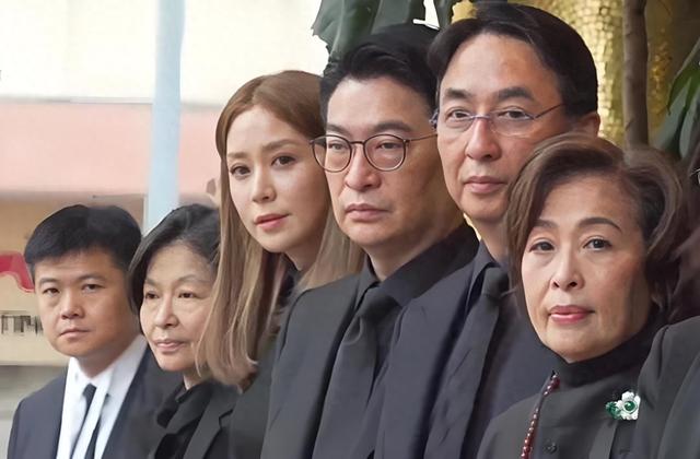 “千亿儿媳”彻底成笑话！43年来任人摆弄，连吃馄饨的自由都没有