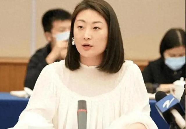 后续！宗馥莉被带走？娃哈哈董事会成员否认，网友评论区炸锅！