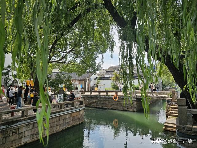 一条路，一条河，一条路，一座城，平江路，姑苏城！