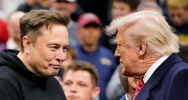 马斯克一语成真：全球争抢的不是芯片，而是中国20万一台的变压器