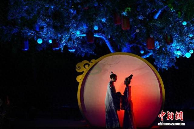 （活力中国调研行）科技赋能水上夜游 湖北孝感重现东方经典爱情传说