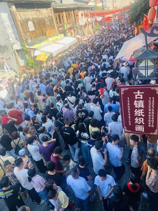 长假前三天泉州文旅持续火爆——每天接待游客超150万