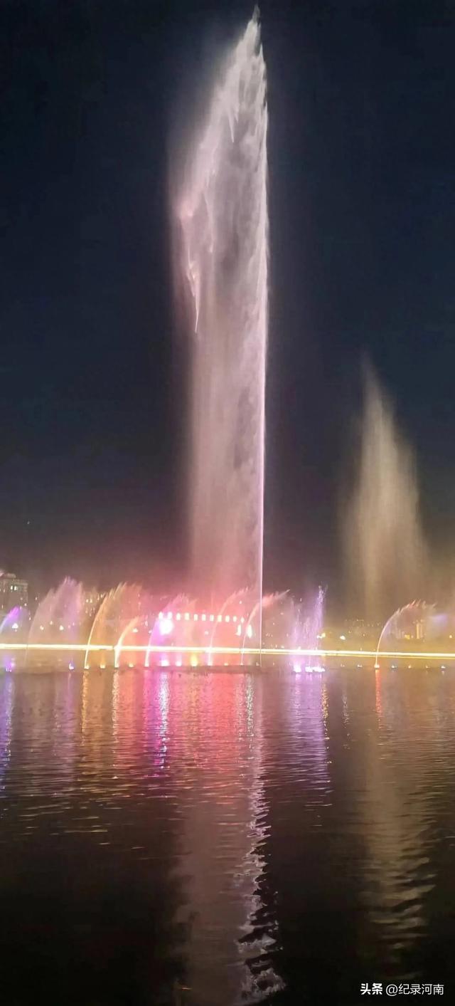 及时回应网友留言全国文明城市柘城县容湖风景区音乐喷泉定期开放