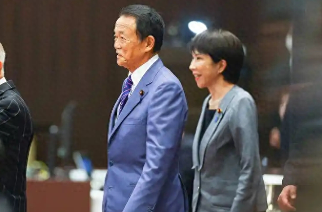 新加坡公开支持高市早苗后	，被罚了18亿账单的金龙鱼，4天跌超8%，市值蒸发百亿凉透了