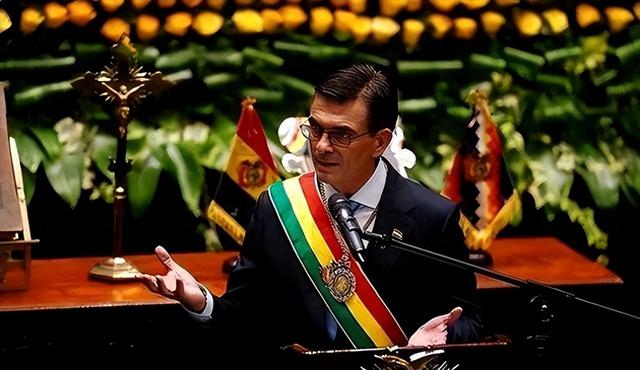 对华合约全部撕毁！中国又一伙伴背后捅刀子，骗走了20亿倒向美国