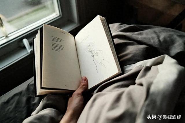 读书的句子唯美简短（世界读书日30句朋友圈唯美文案）