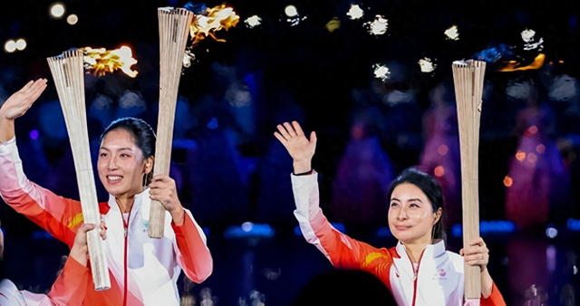 霍震霆没想到，44岁儿媳郭晶晶再次官宣喜讯，让整个阔太圈沉默了