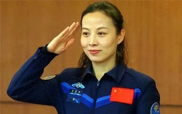 女航天员王亚平，因工作常年没回家，和丈夫的关系一句话道出真相