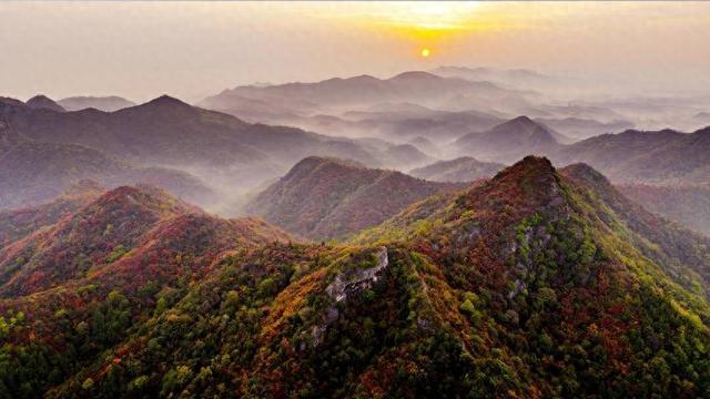 南漳：秋染五朵山